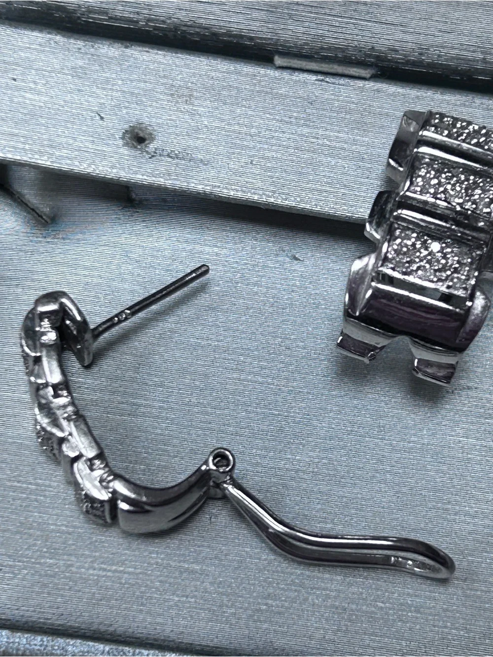 White gold Pave Hinge Hoop Earrings - Picture 3 of 4